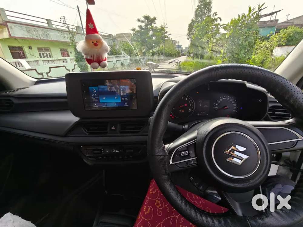 Maruti Suzuki Swift 2025 Petrol 1575 Km Driven In Showroom Condition