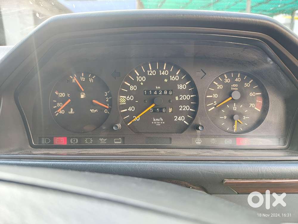Fully Restored Mercedes-benz W124 E220 Petrol E Class