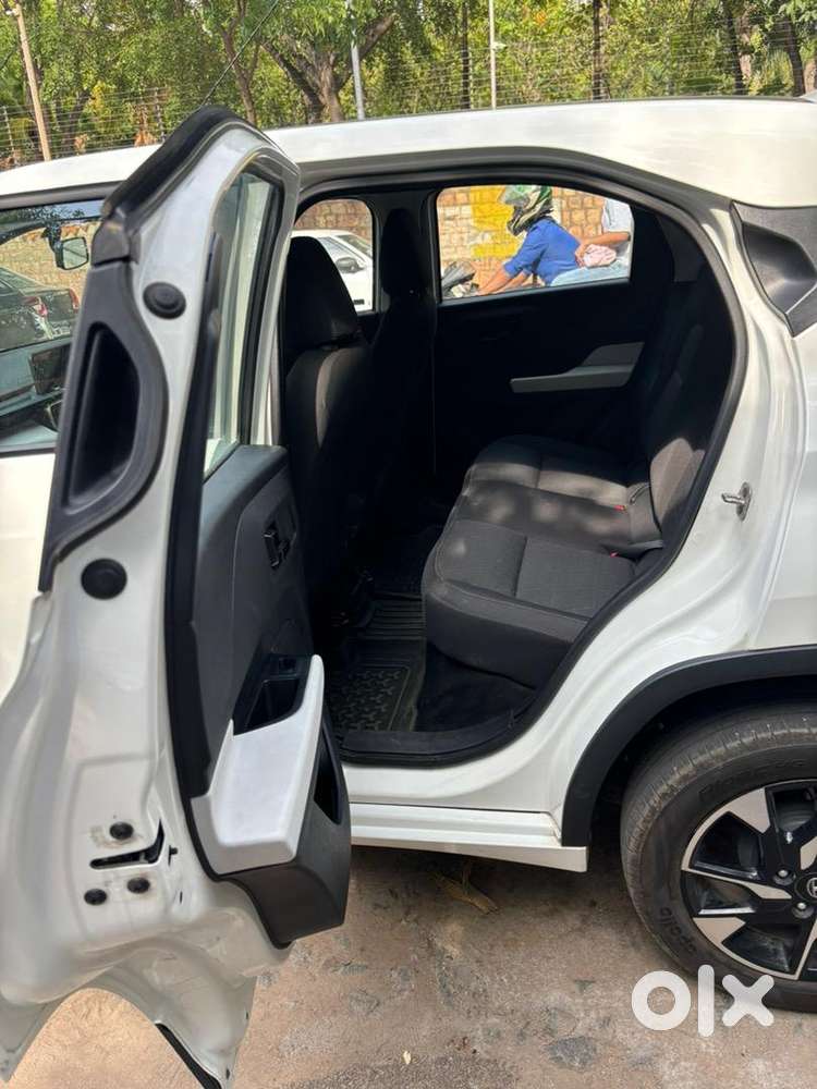 Tata Punch Accomplished Amt  2022  34,500 Km  Ka Registered