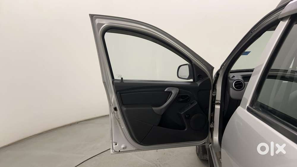 Renault Duster 1.5 Petrol Rxe, 2014, Petrol