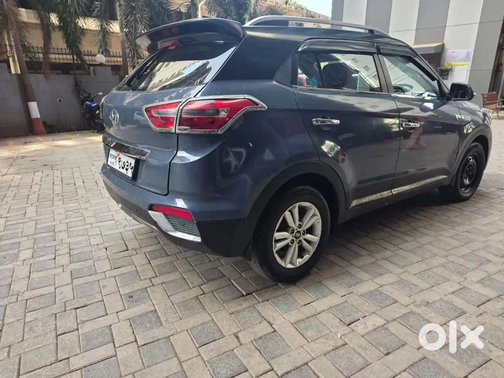 Selling My Hyundai Creta 2018 Top Model Fully Loaded For Just 525000