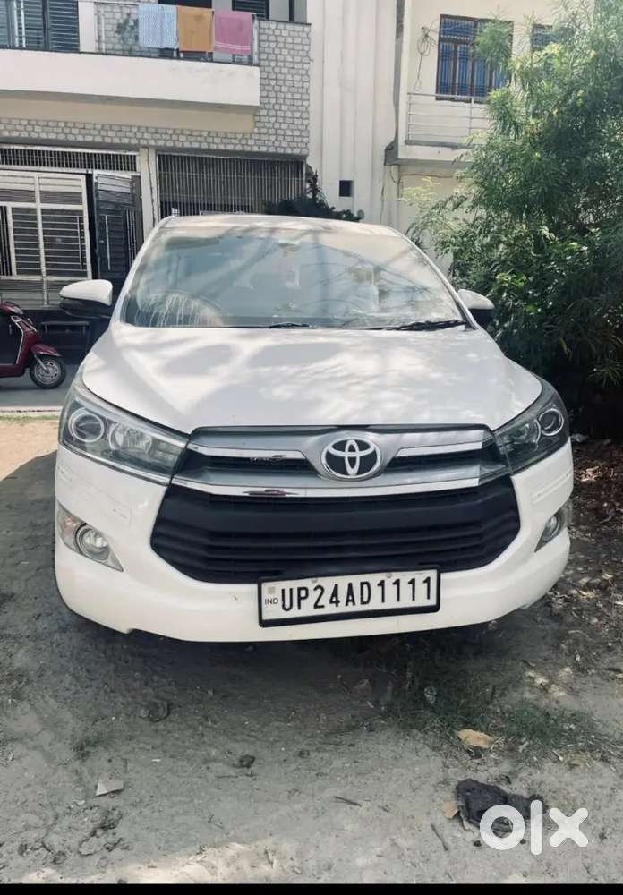 Toyota Innova Crysta 2017 Diesel Well Maintained