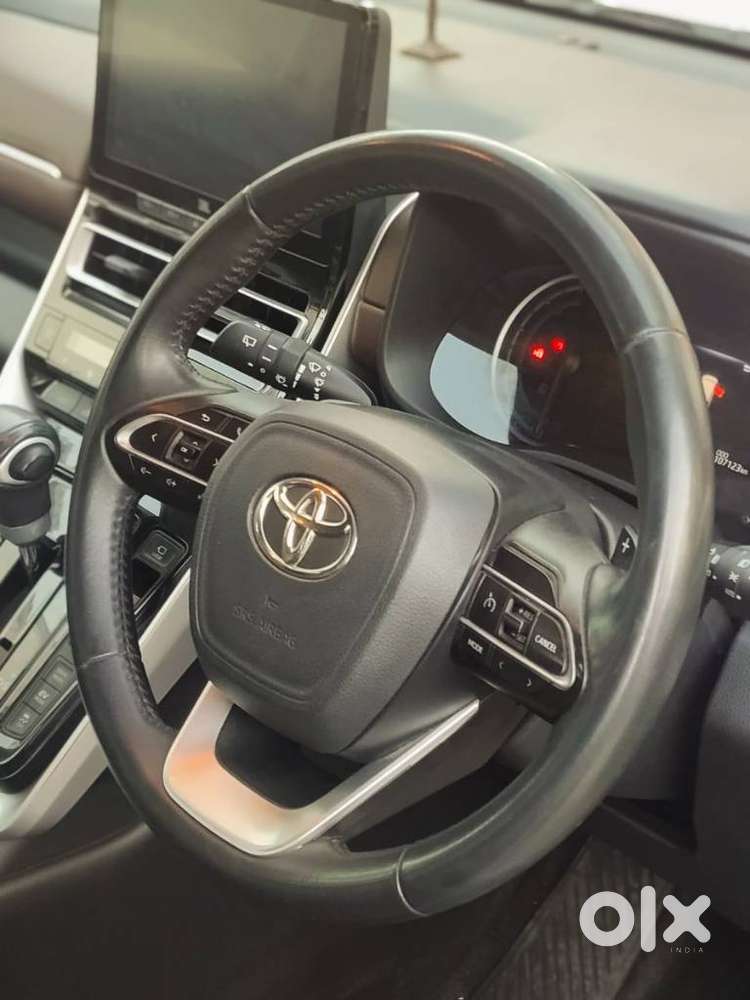 Toyota Innova Hycross 2.0 Zx (o) Hybrid 7 Str, 2023, Petrol
