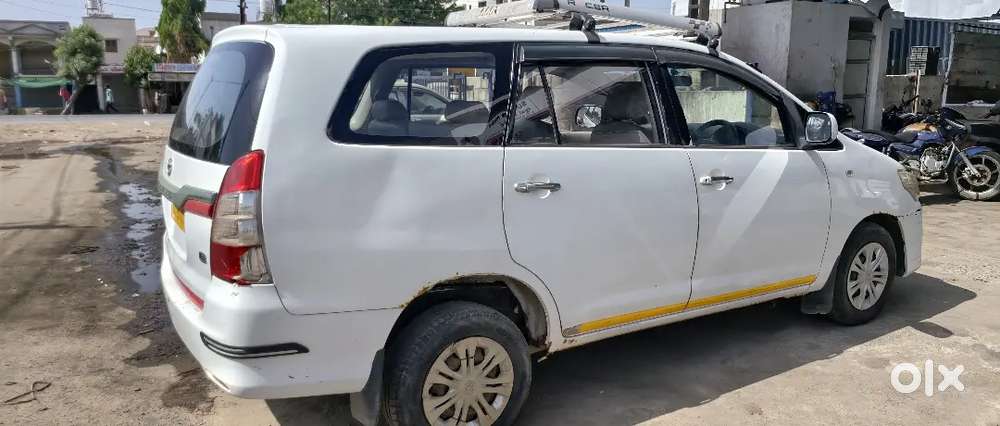 Toyota Innova 2015 Diesel 250000 Km Driven