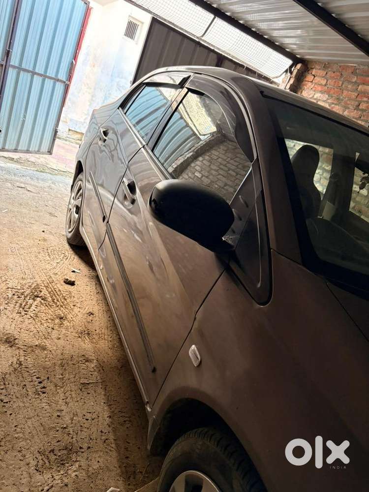 Honda Amaze Urban Titanium Mettalic