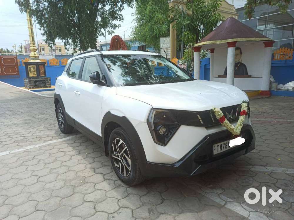 Mahindra Xuv 3xo Ax5 Petrol Mt – 2026 Model – 250 Km – Brand New