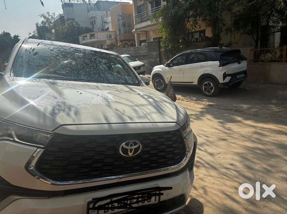 Toyota Innova Hycross 2023 Hybrid Top Model