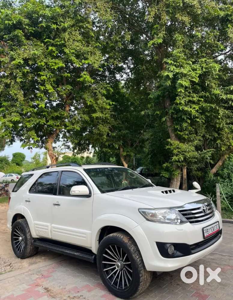 Toyota Fortuner 2013