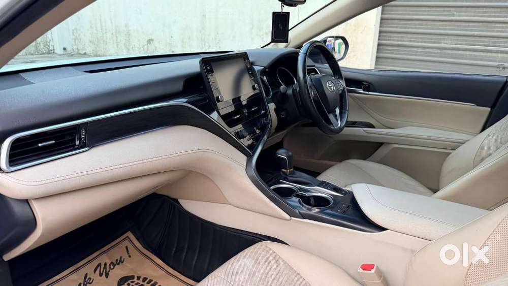 Toyota Camry Hybrid, 2023, Petrol