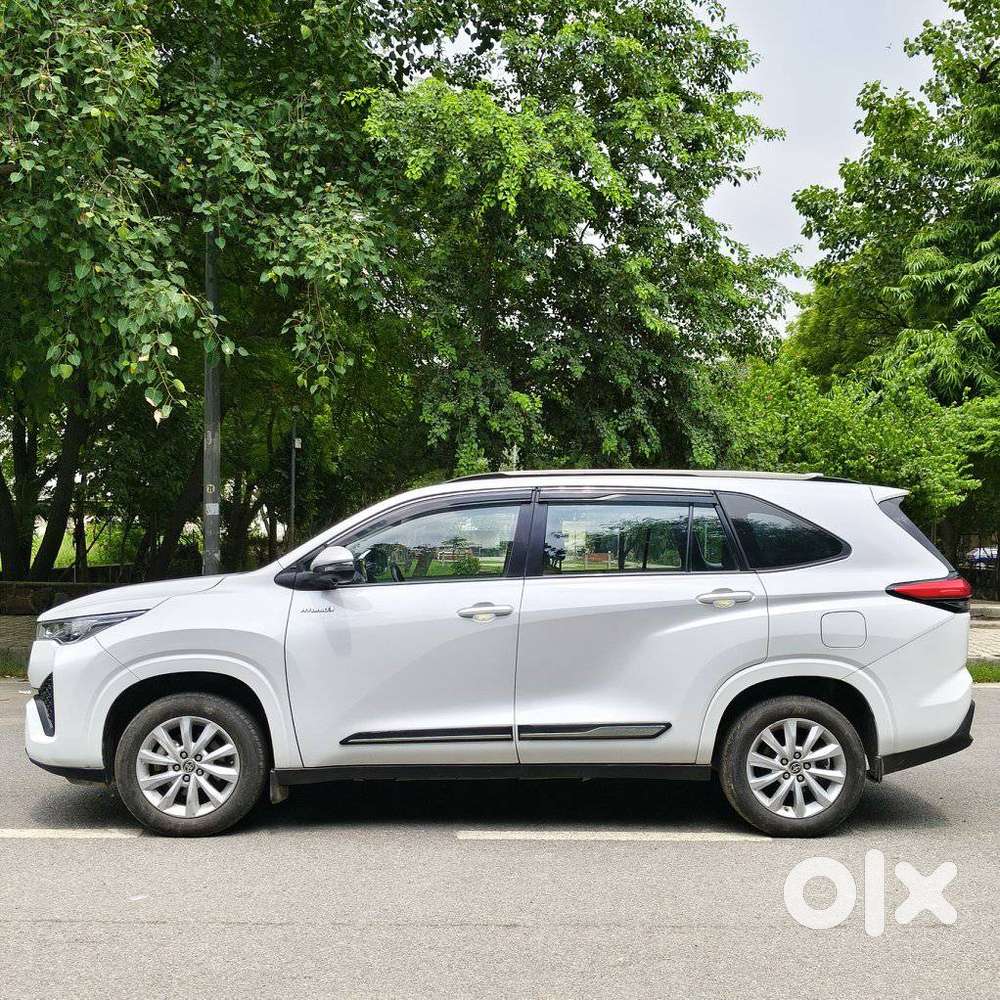 Toyota Innova Hycross 2.0 Vx Hybrid 7 Str, 2023, Petrol