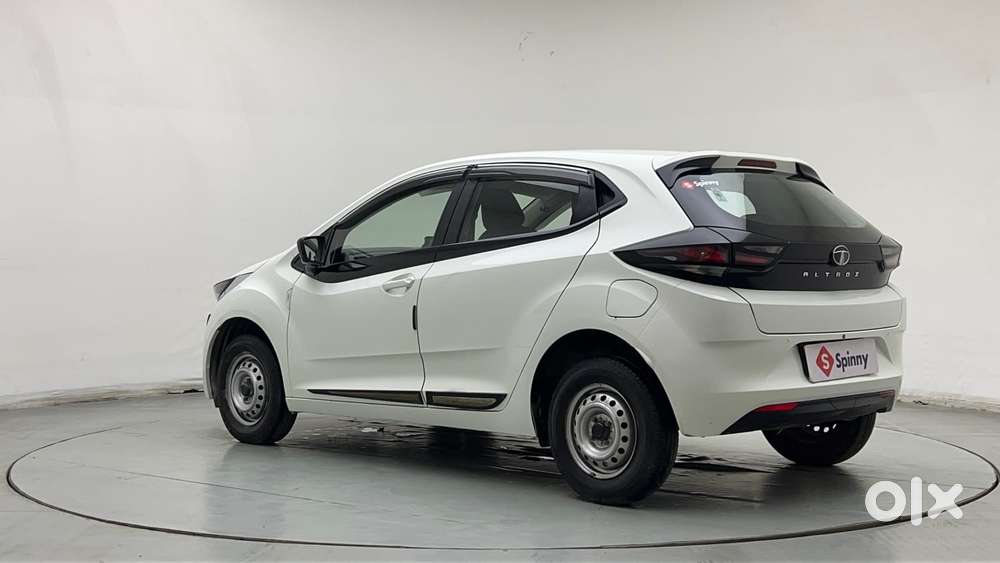 Tata Altroz 1.2 Xe, 2022, Petrol