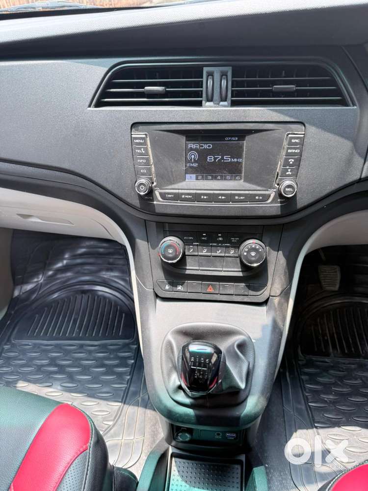 Mahindra Marazzo M4, 2019, Diesel