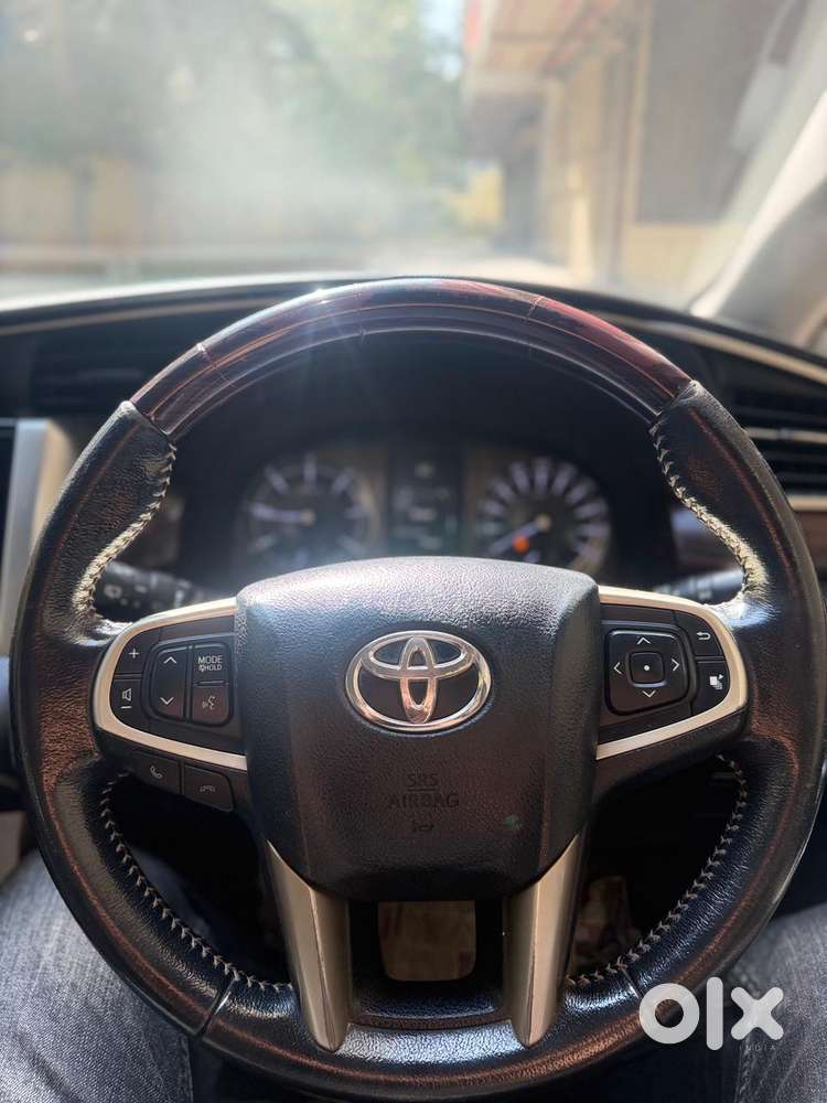 Toyota Innova Crysta 2.4 V 8 Str, 2017, Diesel