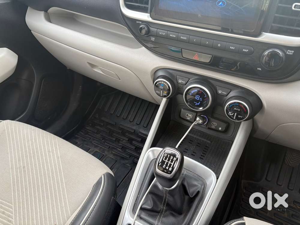 Hyundai Venue 2022 Diesel Well Maintained