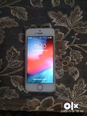 Iphone 5s 16gb silver color.. Almost like NEW - Mobile Phones