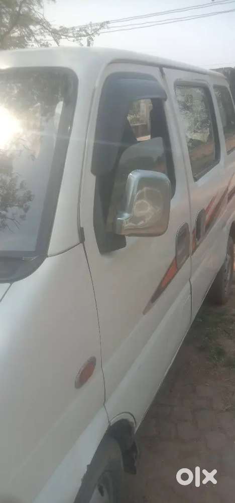 Maruti Suzuki Eeco 5 2018
