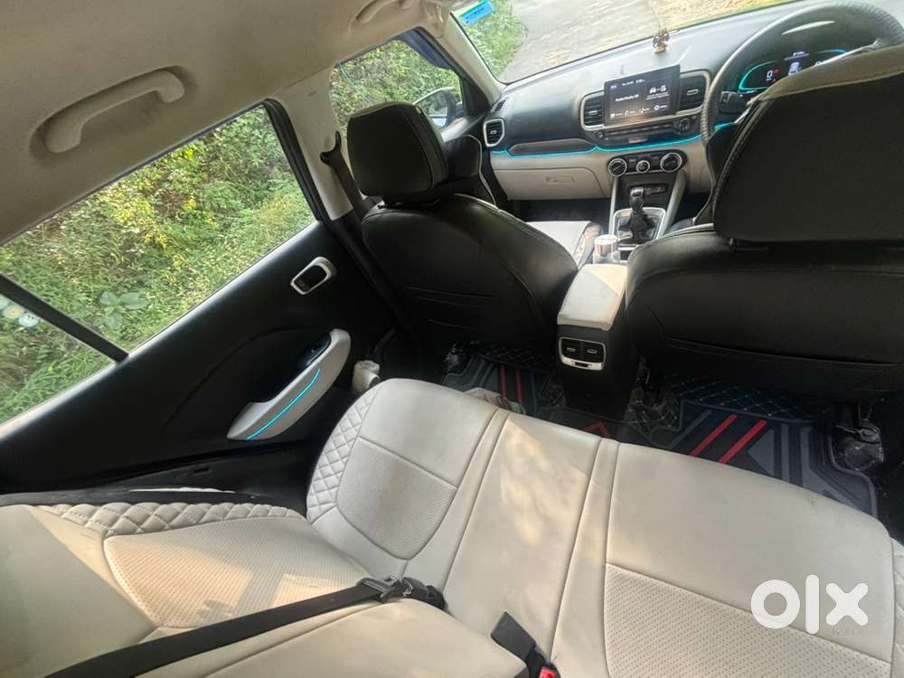 Hyundai Venue Petrol 2024
