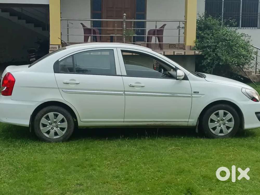 Hyundai Verna 2011 Petrol Well Maintained