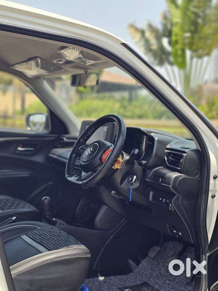 Maruti Suzuki Swift Vxi Abs Bsiv, 2025, Petrol