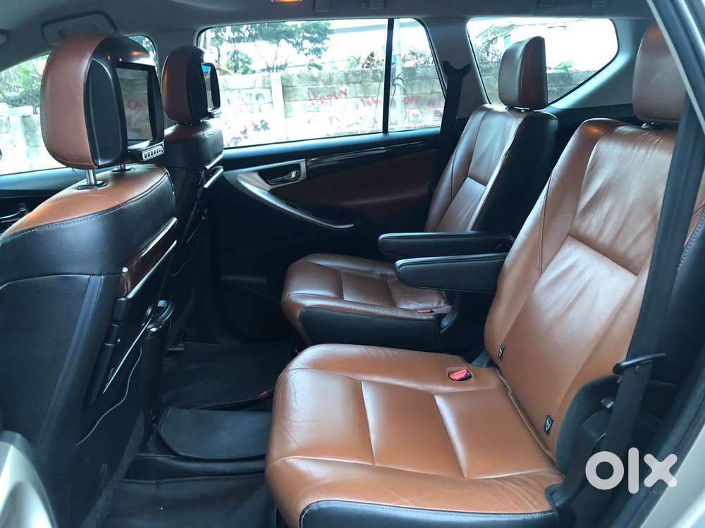 Toyota Innova Crysta 2.8z Automatic, 2016, Diesel
