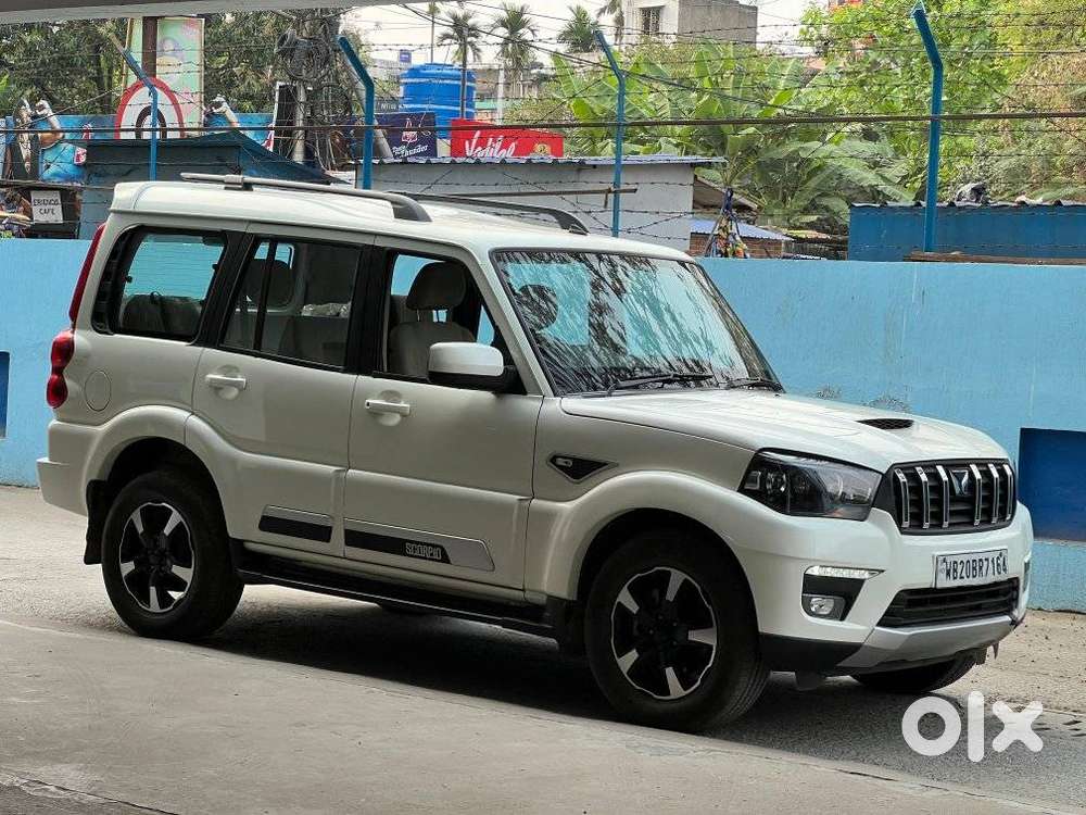 Mahindra Scorpio S11 Mt 7s, 2023, Petrol