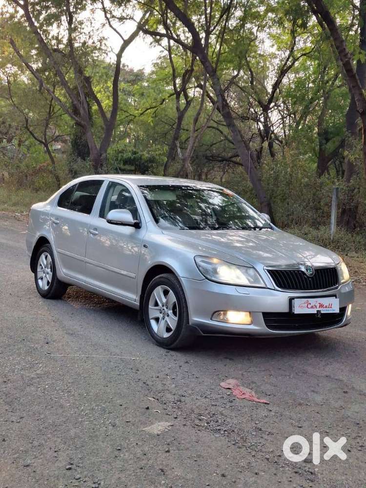 Skoda Laura Ambiente 2.0 Tdi Cr Automatic, 2011, Diesel