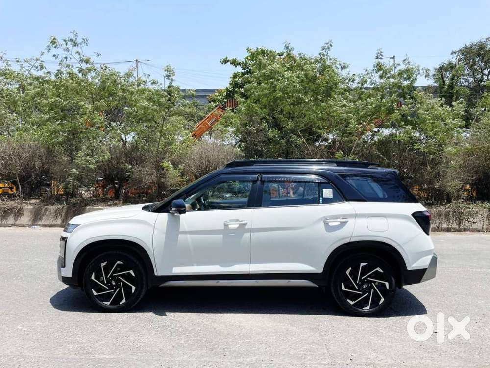 Hyundai Alcazar 2.0 Signature (o) Petrol At 7 Str, 2025, Petrol