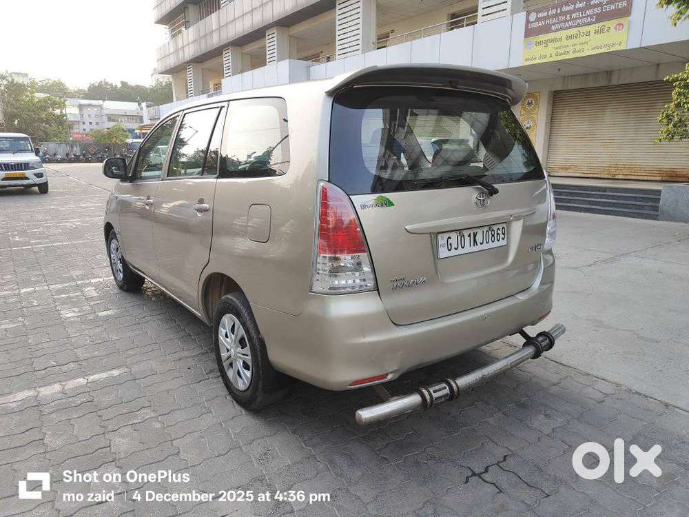 Toyota Innova 2.5 G (diesel) 8 Seater, 2011, Diesel