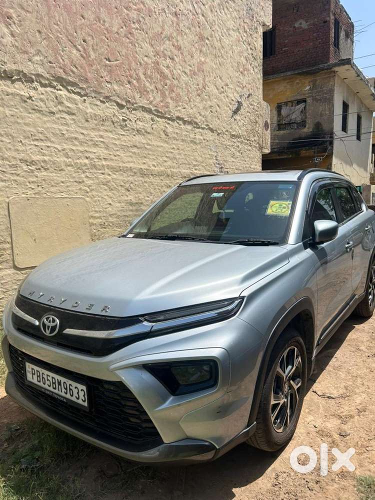 Toyota Urban Cruiser Hyryder 2025 30dec Petrol 2900 Km Driven