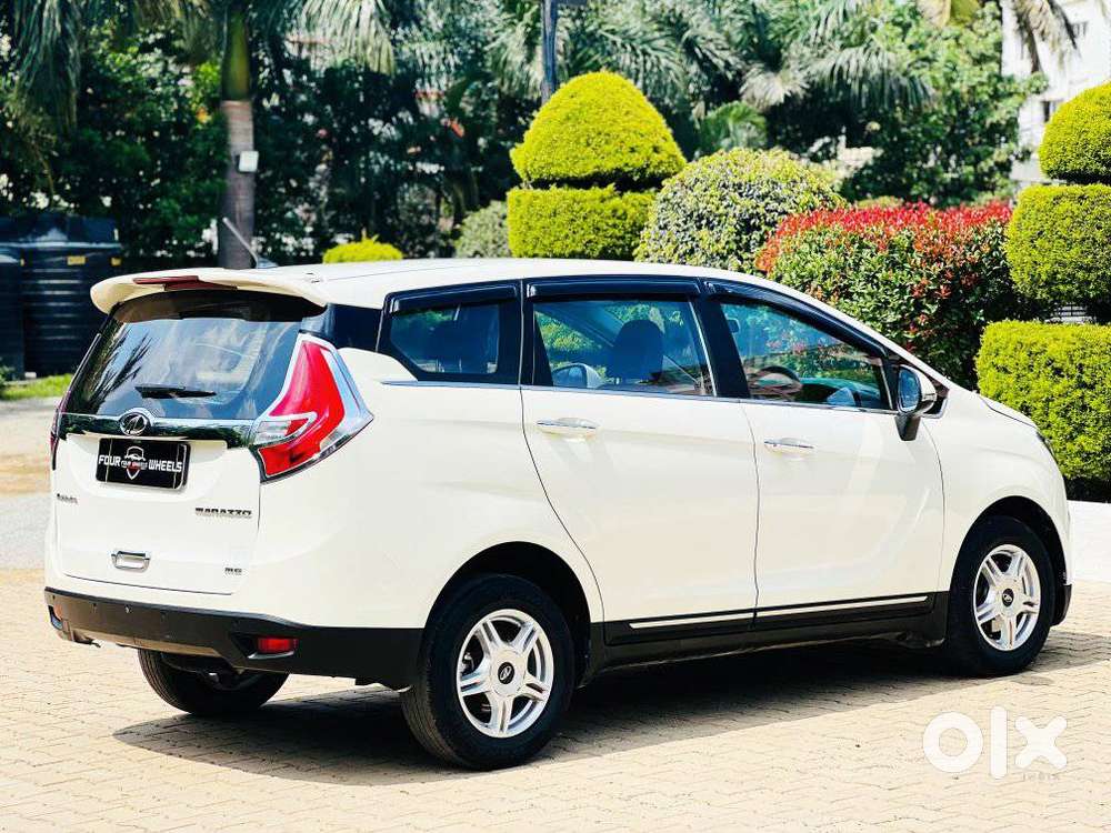 Mahindra Marazzo M6, 2018, Diesel