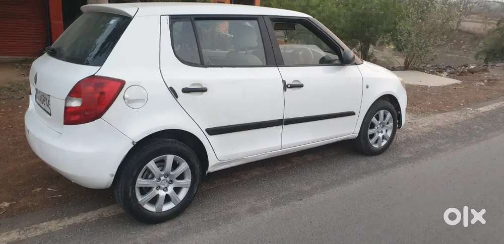 Skoda Fabia 2014 Diesel 76402 Km Driven Best Condition & October Moth