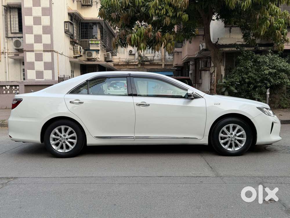 Toyota Camry [ ] 2.5 L At, 2016, Petrol