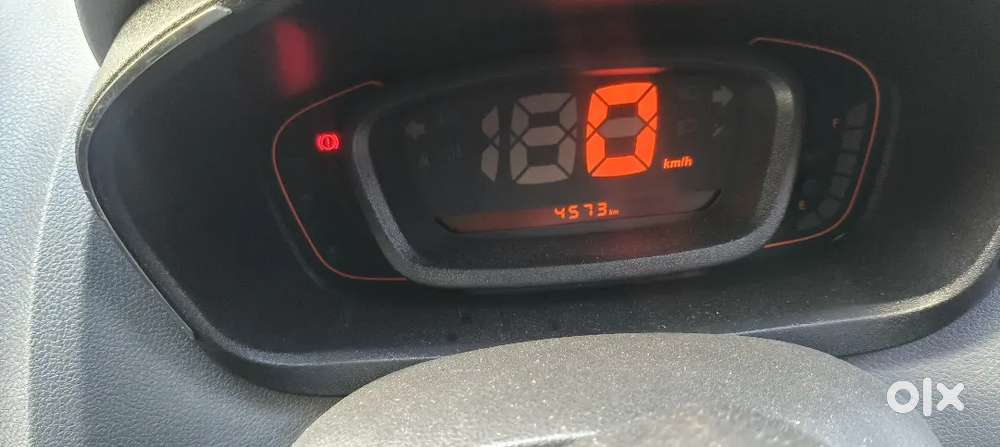 Renault Kwid At 1.0 Ladies Used Car Showroom Condition For Sales