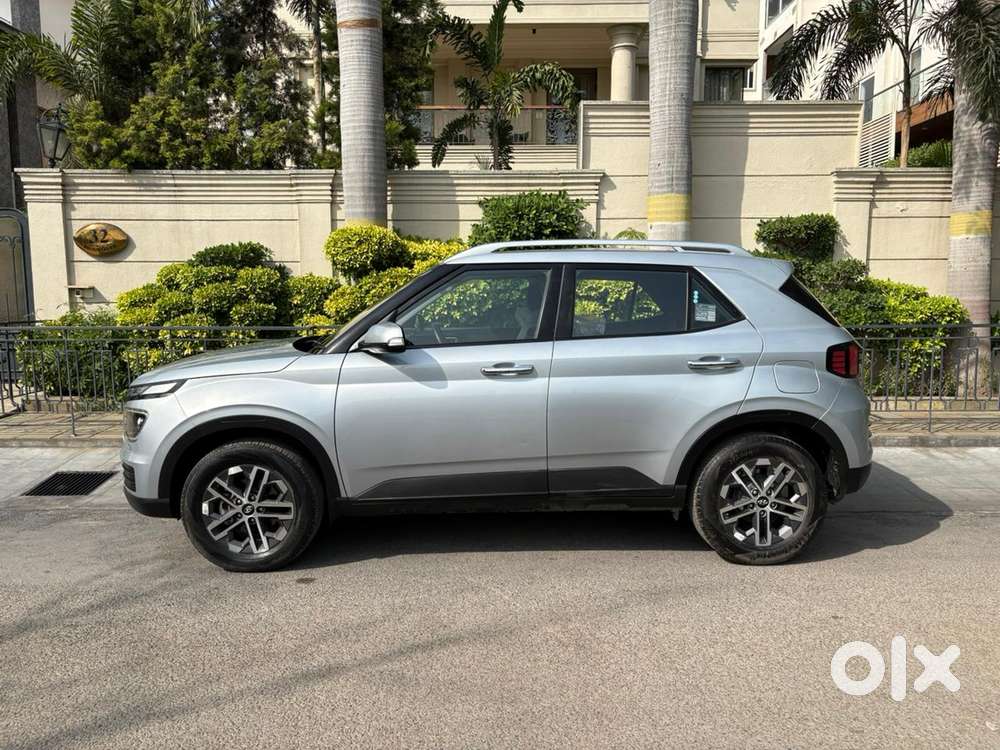 Hyundai Venue 1.0 Sx (o) Turbo Dct, 2023, Petrol