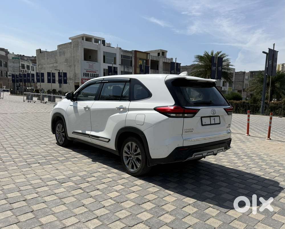 Toyota Innova Hycross 2.0 Zx (o) Hybrid 7 Str, 2024, Cng & Hybrids