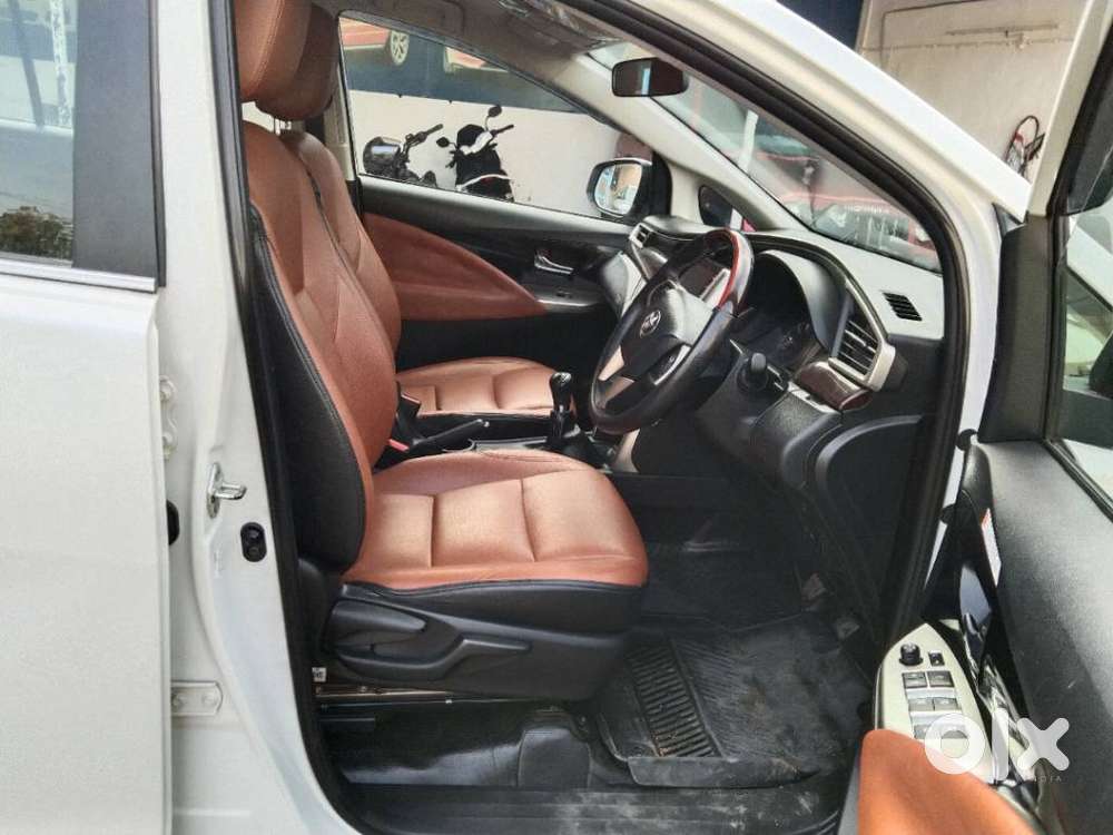 Toyota Innova Crysta 2.4 V 8 Str, 2023, Diesel
