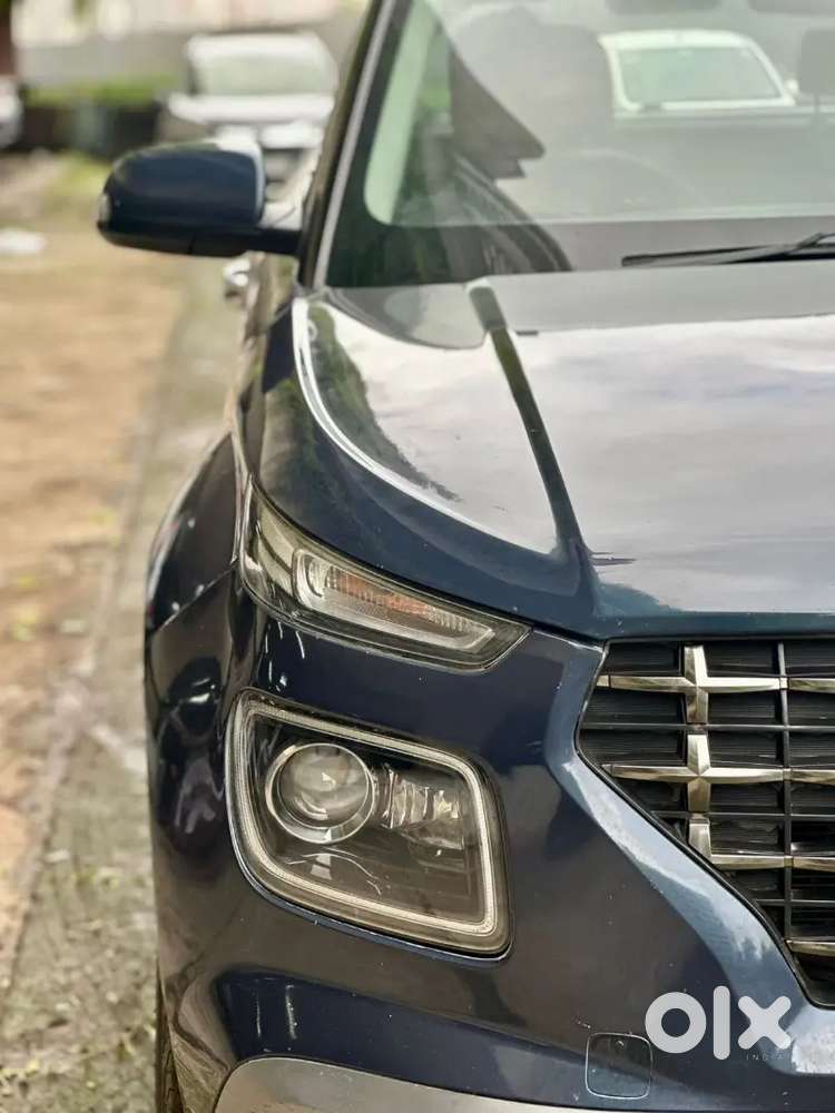 Venue Sx (top Model)
Sunroof
Diesel 
Manual
2020 Mo
