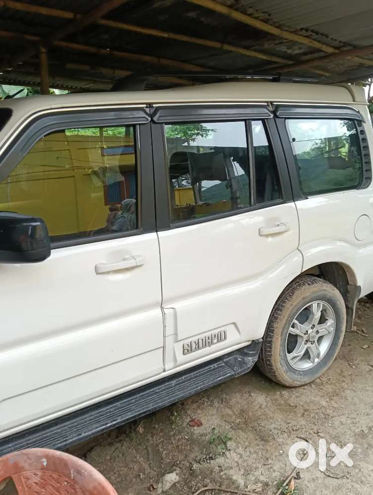 Mahindra Scorpio Classic 2016 Petrol