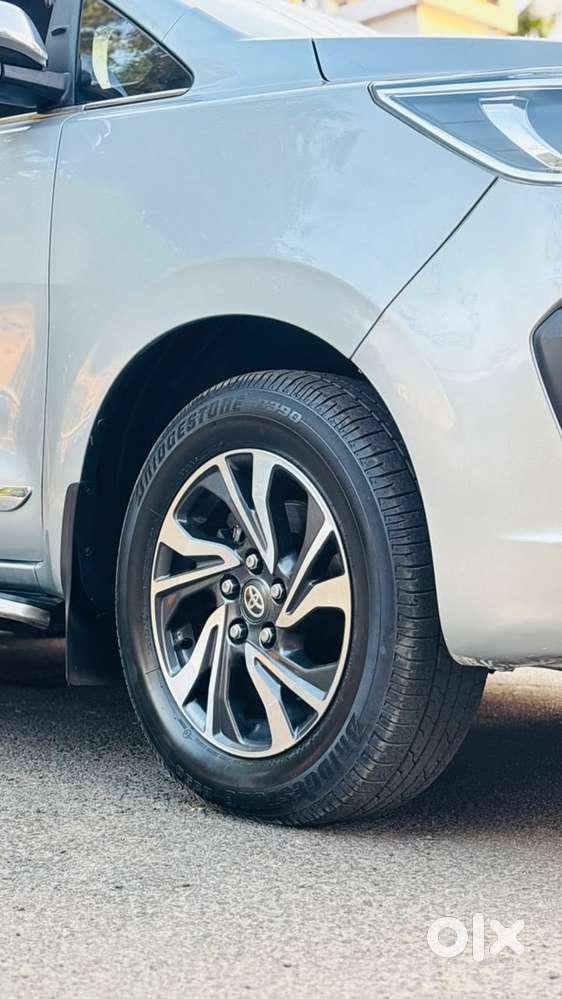 Toyota Innova Crysta 2.4 Gx Limited Edition At 7 Str, 2022, Diesel