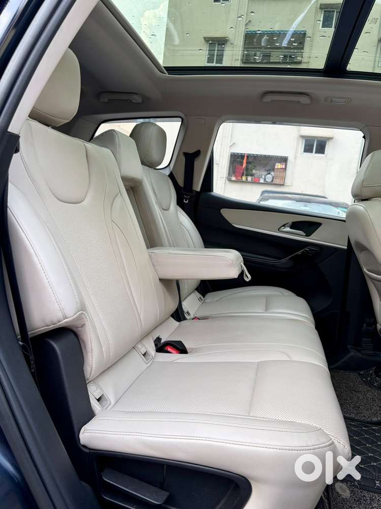 Mahindra Xuv700 2.2 Ax 7 Diesel Mt Luxury Pack Str, 2022, Diesel