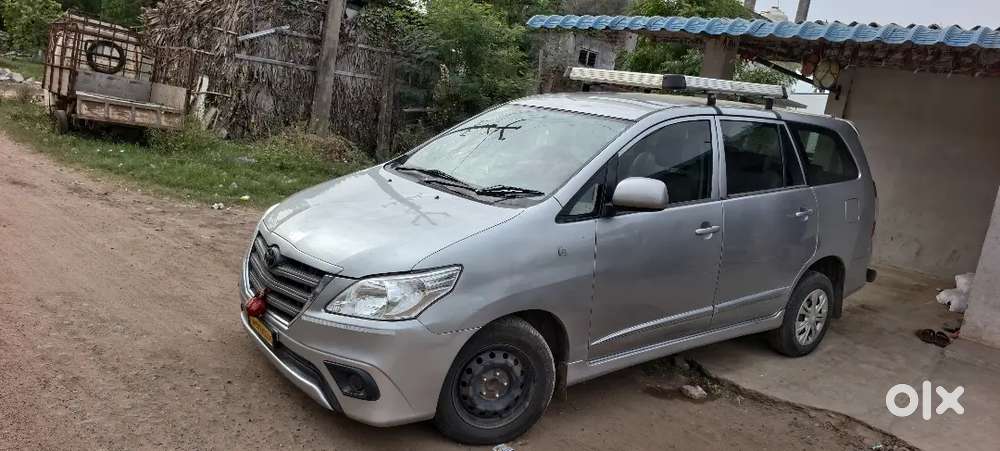 Toyota Innova 2015 Diesel Well Maintained