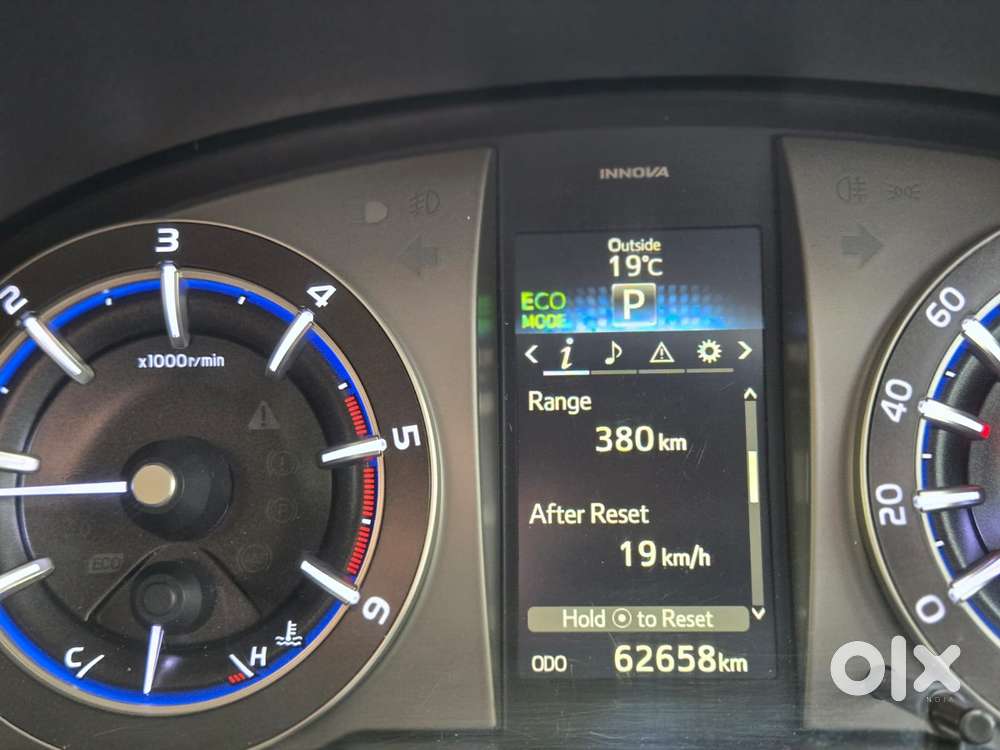 Toyota Innova Crysta [2020-ongoing] 2.4 Zx 7 Str, 2022, Diesel