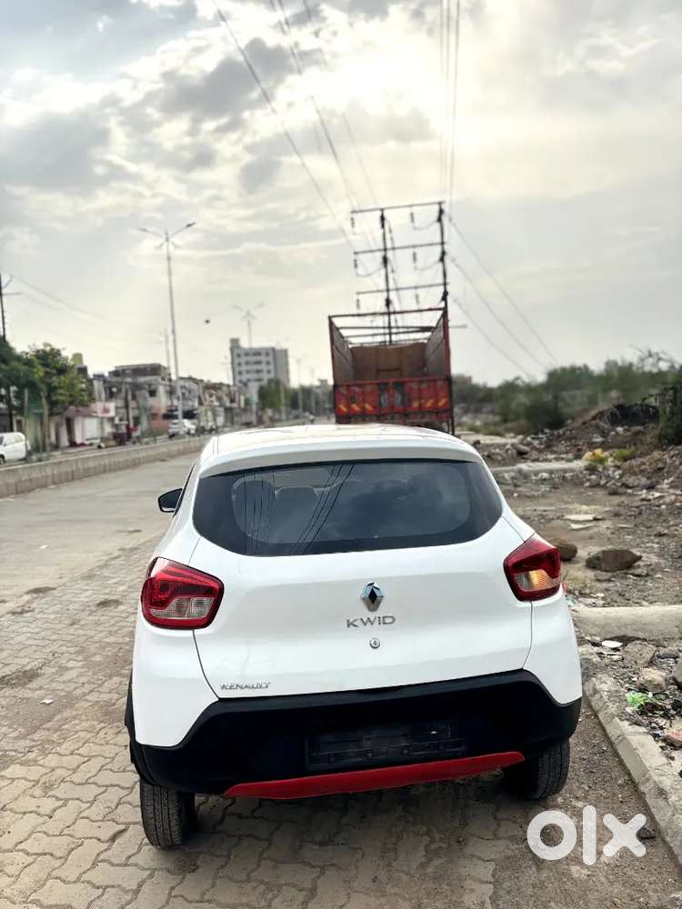 Ranaut Kwid 2017 Model 62000 Driven Dealer Rate Available
