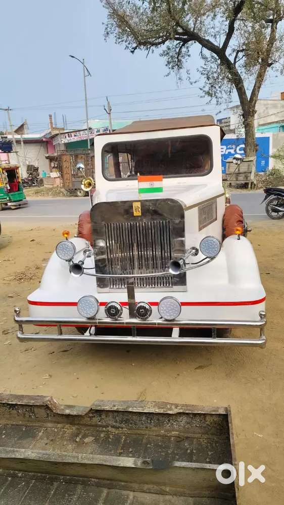 Mahindra Jeep Commander 1995 (modified Vintage Car)