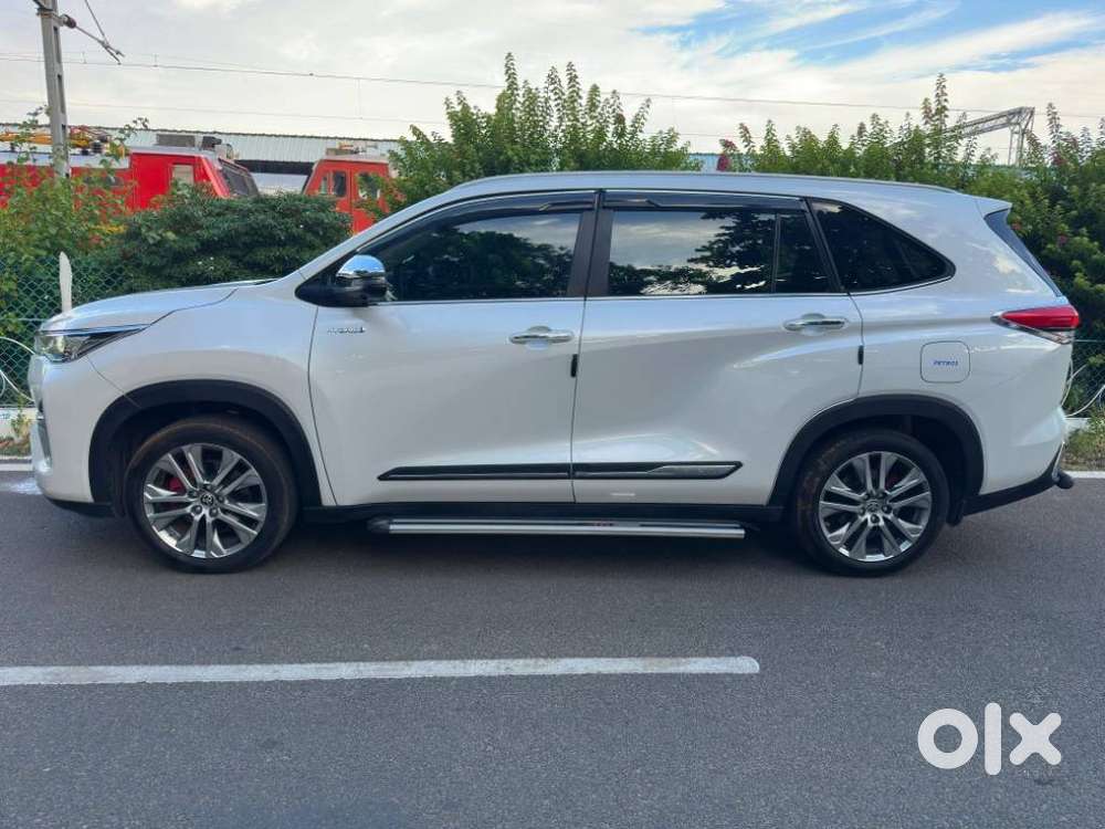 Toyota Innova Hycross 2.0 Zx (o) Hybrid 7 Str, 2024, Petrol