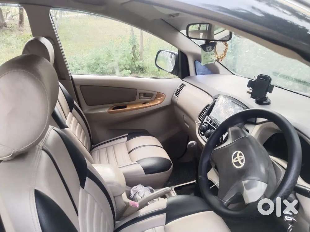 Toyota Innova 2.5 G 2014