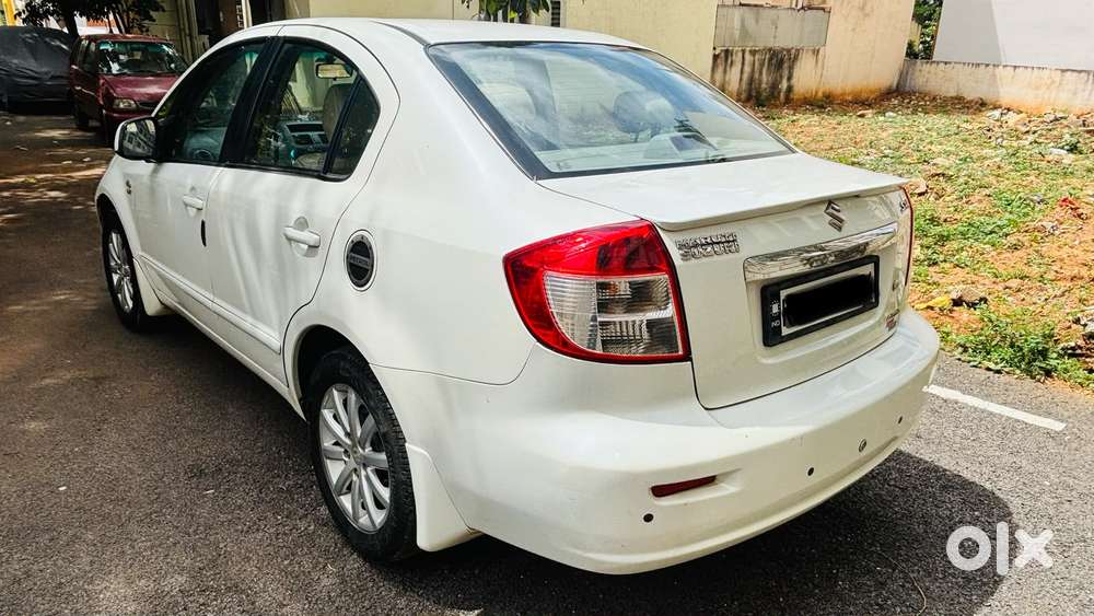 Maruti Suzuki Sx4 Zxi At, 2013, Petrol