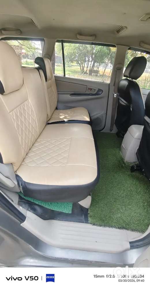 Toyota Innova Hycross 2013 Diesel 160000 Km Driven