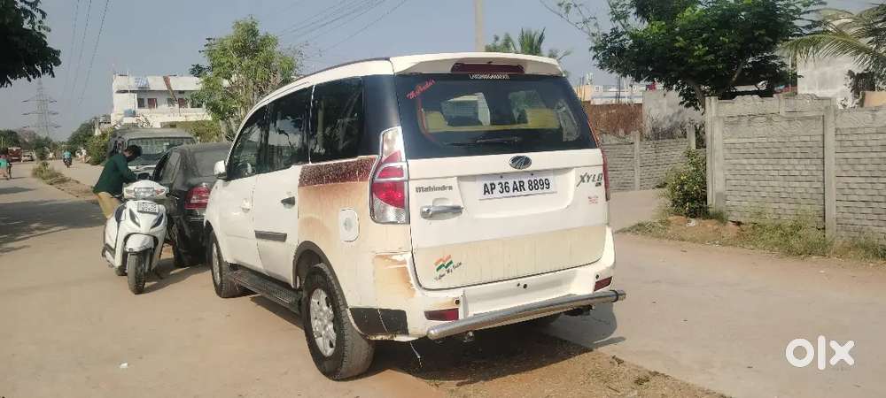 Mahindra Xylo 2012