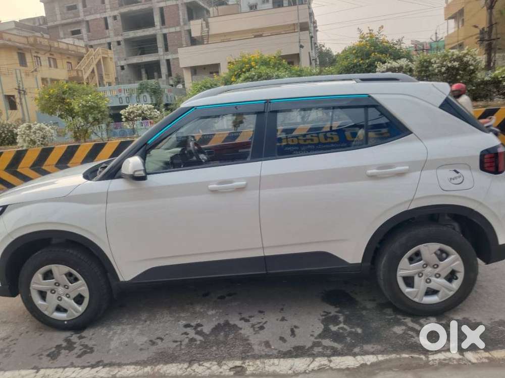 Hyundai Venue S Plus Mt 1.2 Kappa, 2022, Petrol